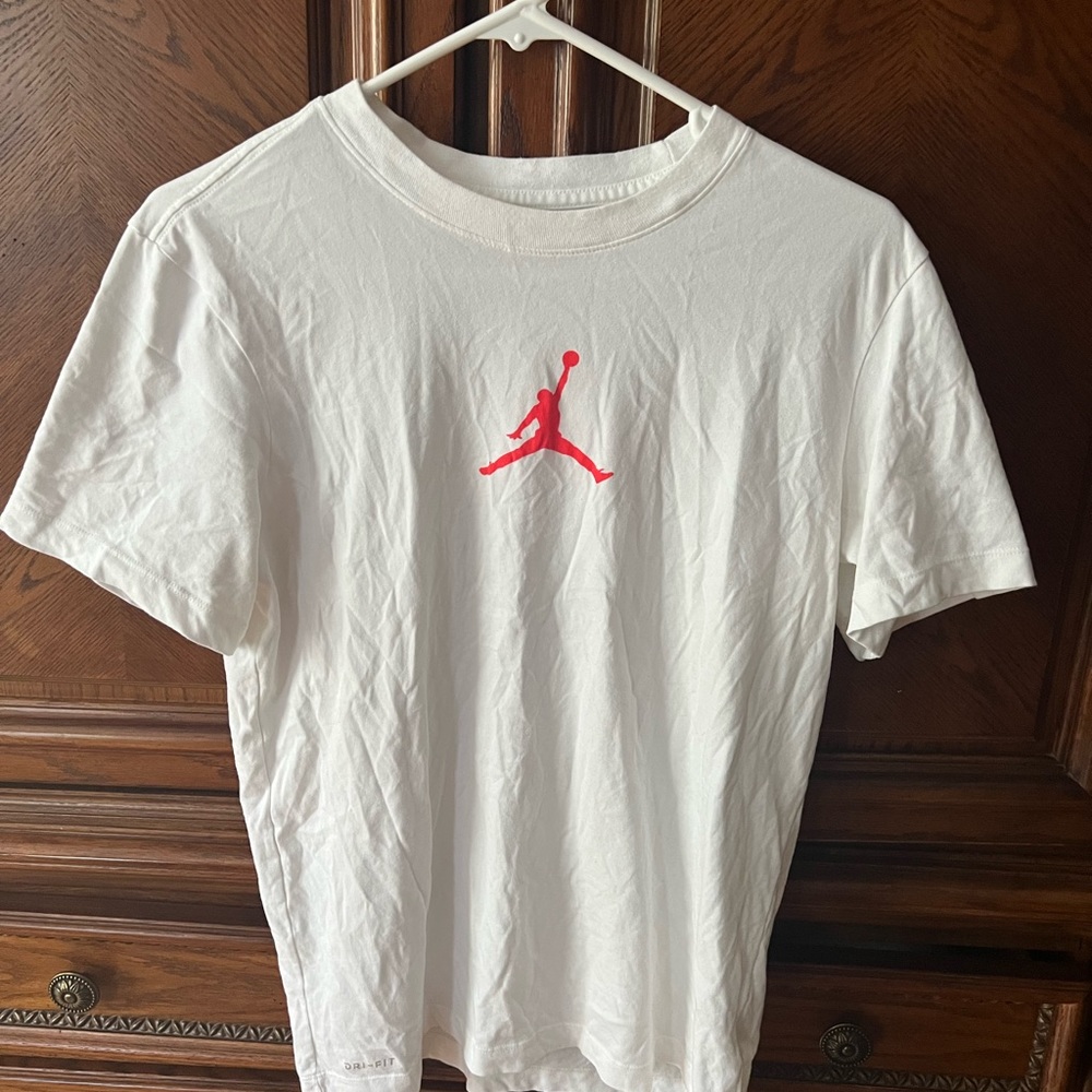 Air Jordan white tshirt size S